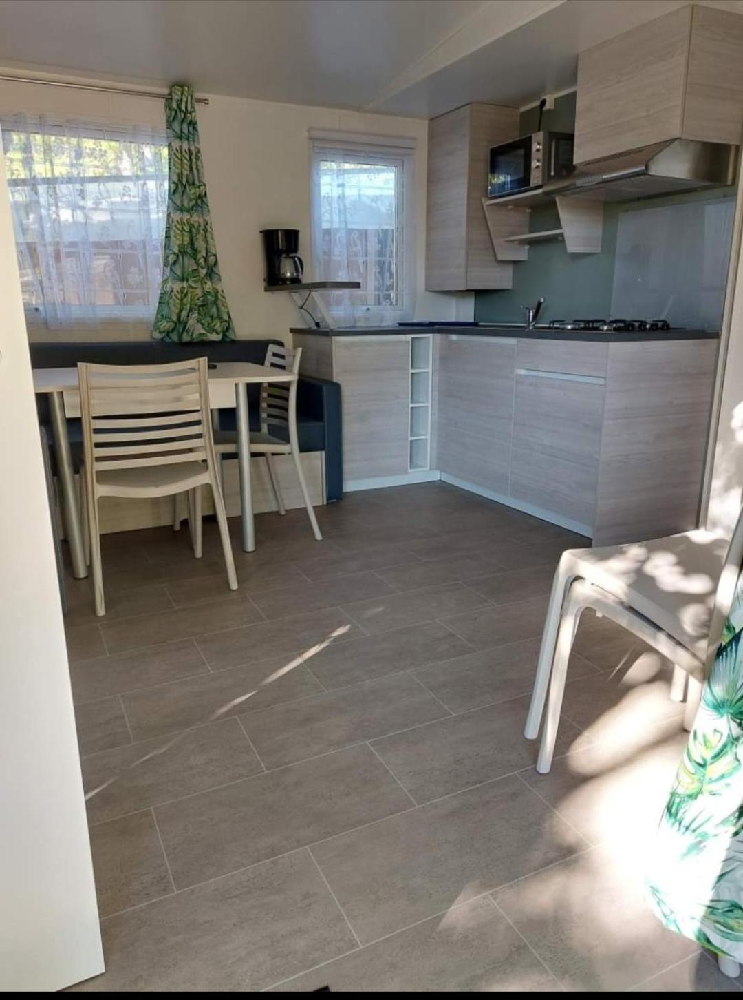 Mobil Home L'Eau Vive Les Arcs-sur-Argens Exterior photo